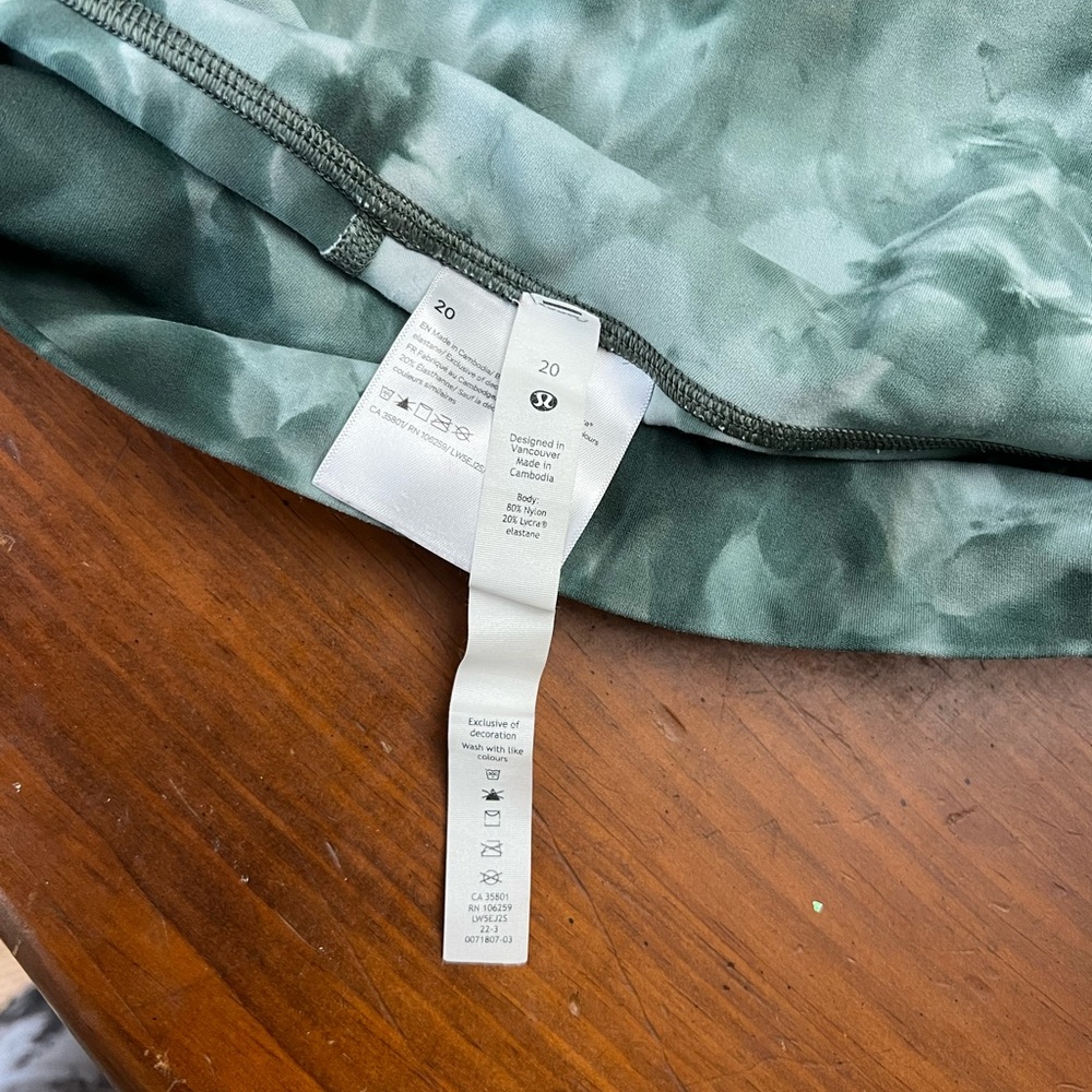 Excellent used condition Lululemon leggings sz 20 - Picture 4 of 6